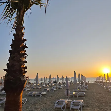 Mali I Robit 2 Golem (Tirana)