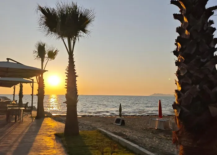 Mali I Robit 2 * Golem (Tirana)