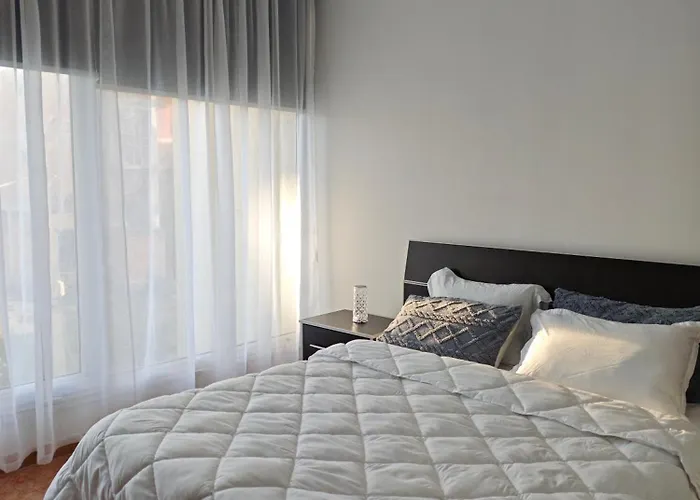 Mali I Robit 2 * Golem (Tirana)