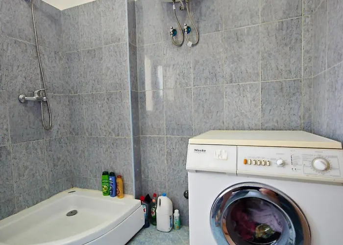 Mali I Robit 2 * Golem (Tirana)